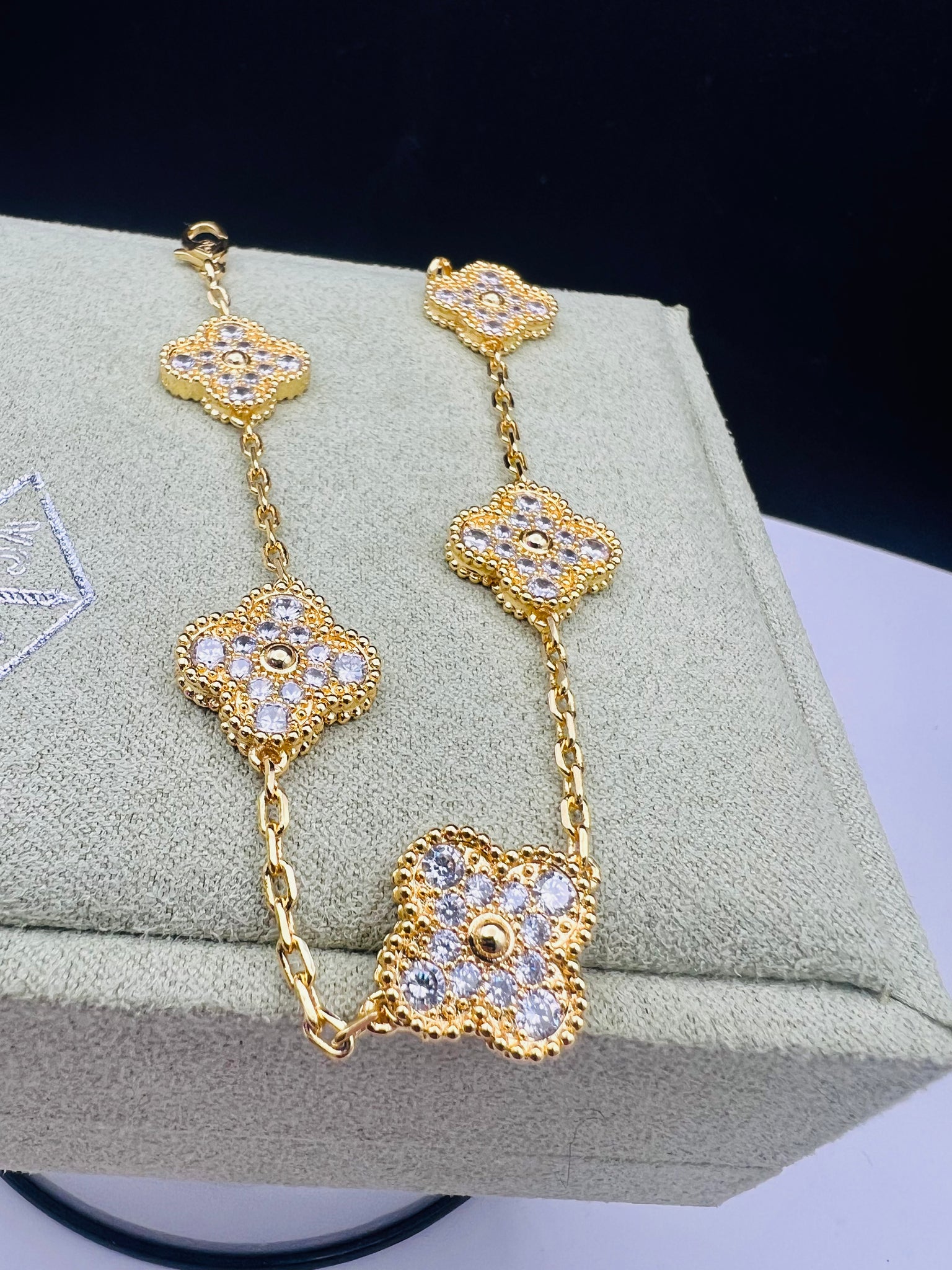 5Clover 18k Gold Plated Bracelet With Diamond