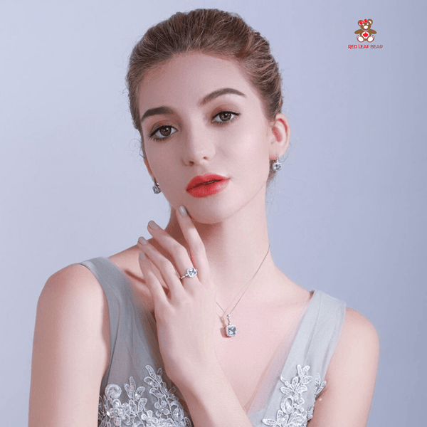 Red Leaf Bear - FREE Shipping - Something for Everyone Necklace Sterling Silver Topaz Gem Stone Necklace with 45cm box chain.